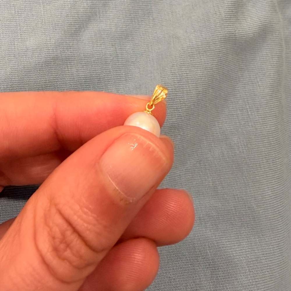14K Solid Gold Pearl Pendant | Round Pearl Charm | Minimalist Jewelry - Picture 3 of 3